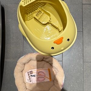 Kitten starter pack with bed toilet and nail clippers